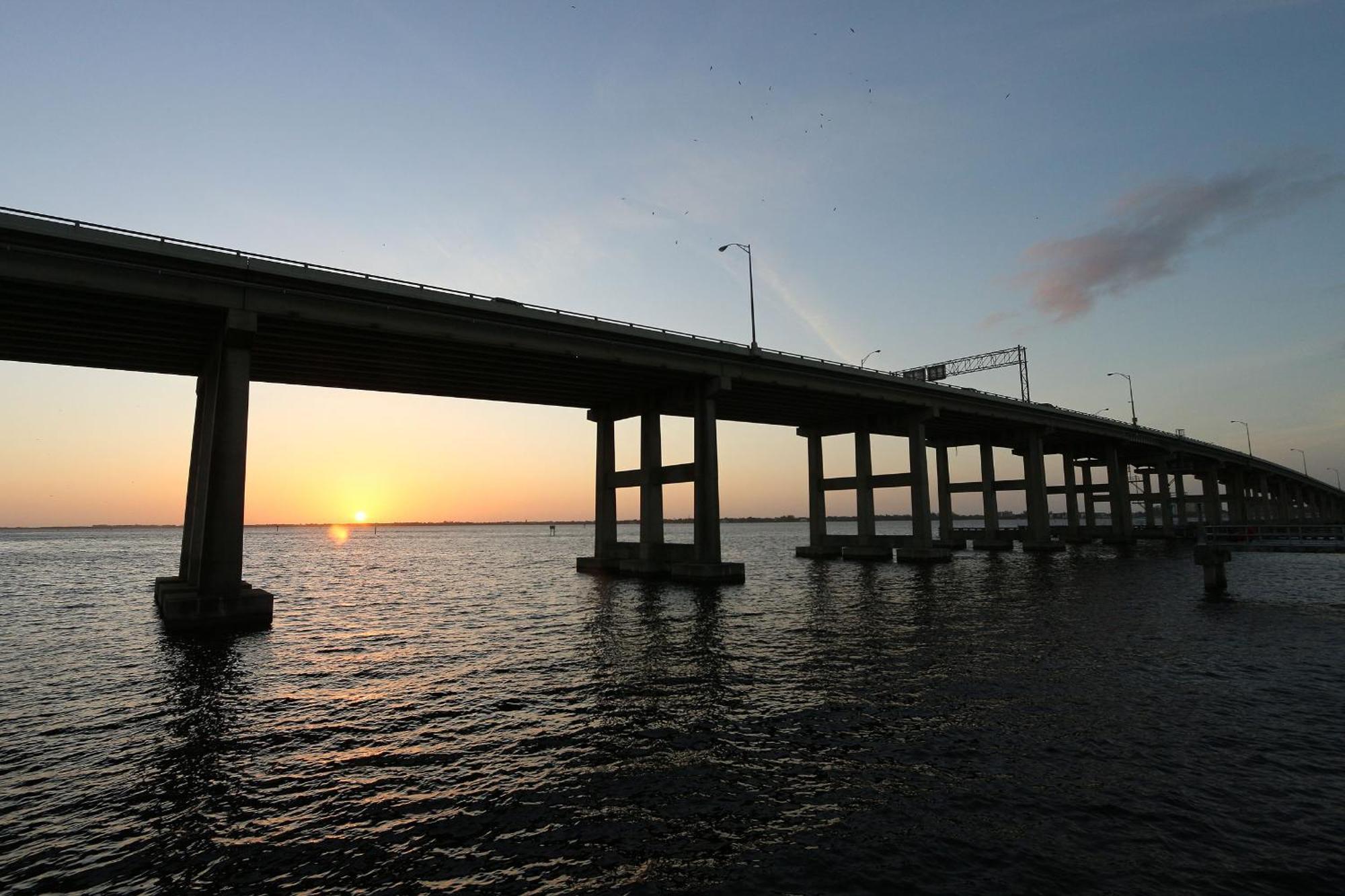 Gorgeous Canal-Front Home With Easy Access To The Gulf Of Mexico - Sunshine And Seashells Cape Coral Exterior foto